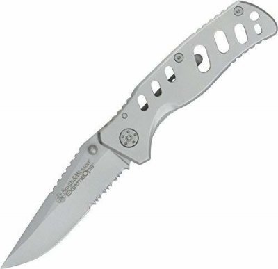 Smith and Wesson Extreme Ops w/40% Serrated Clip Point Blade w/Pocket Clip